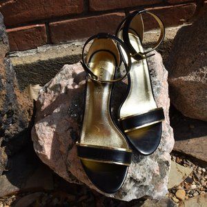Talbots Luna Ankle Strap Heels Black and Gold Size 8.5 Brand New